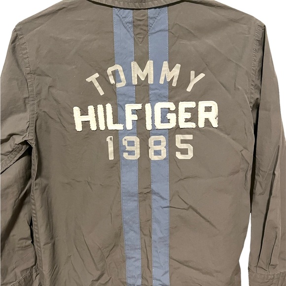 NWOT Designer’s button down shirt for boys. Tommy Hilfiger, size S/P. Ne… - Picture 1 of 13